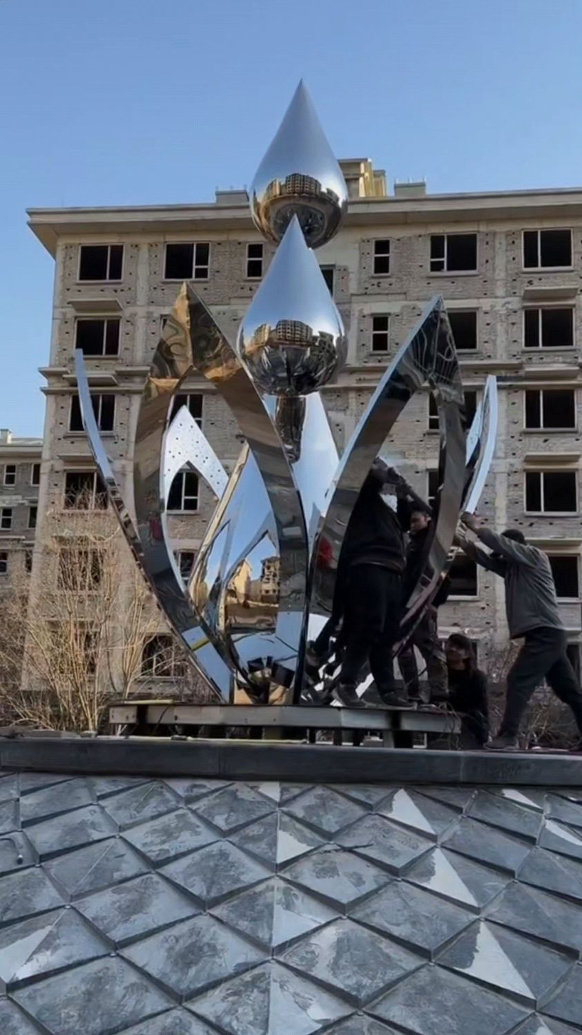 不锈钢雕塑景观锻造制作中