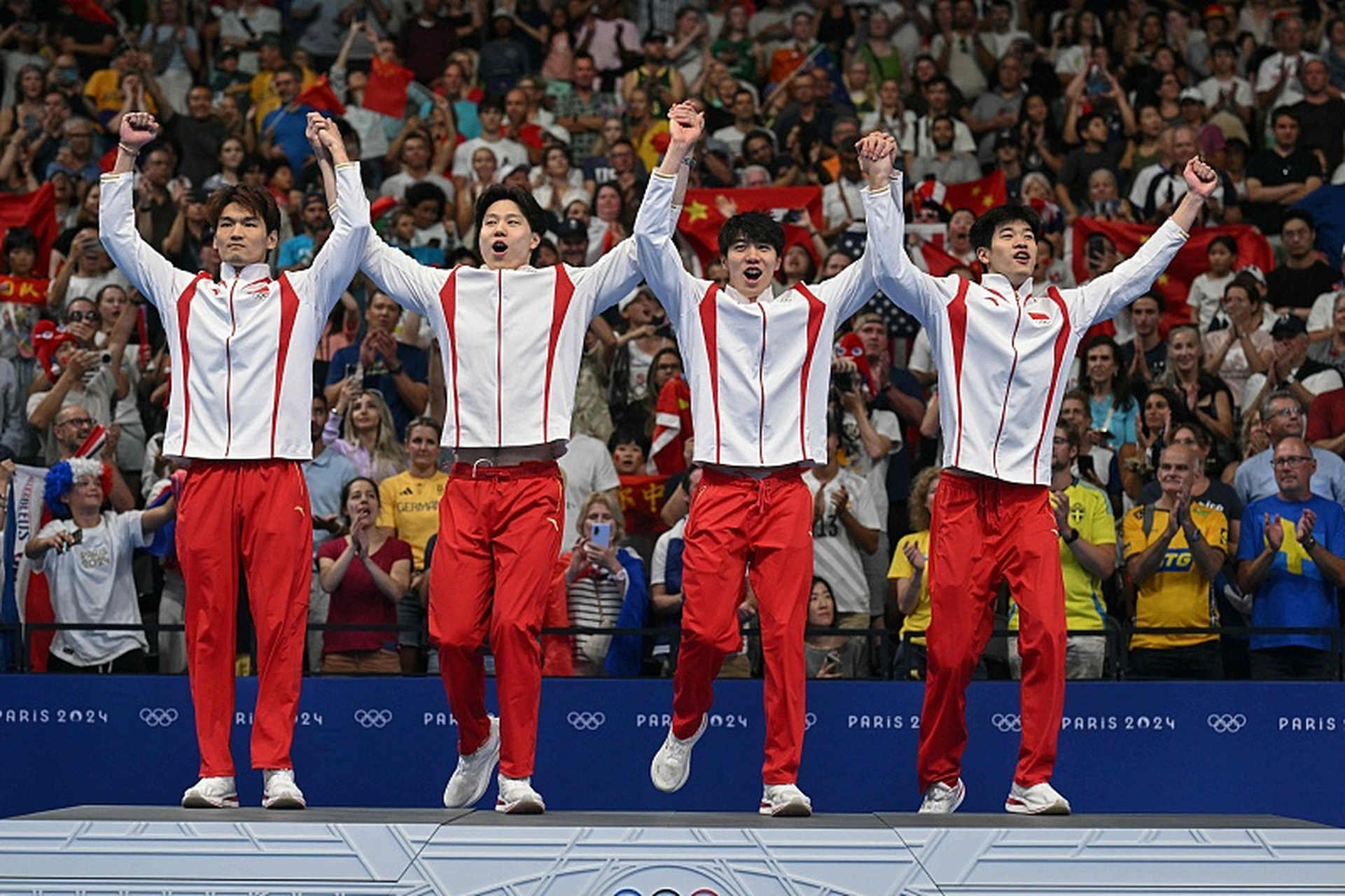 8 月 5 日,巴黎奥运会男子 4×100 米混合泳接力决赛那可真是精彩绝伦