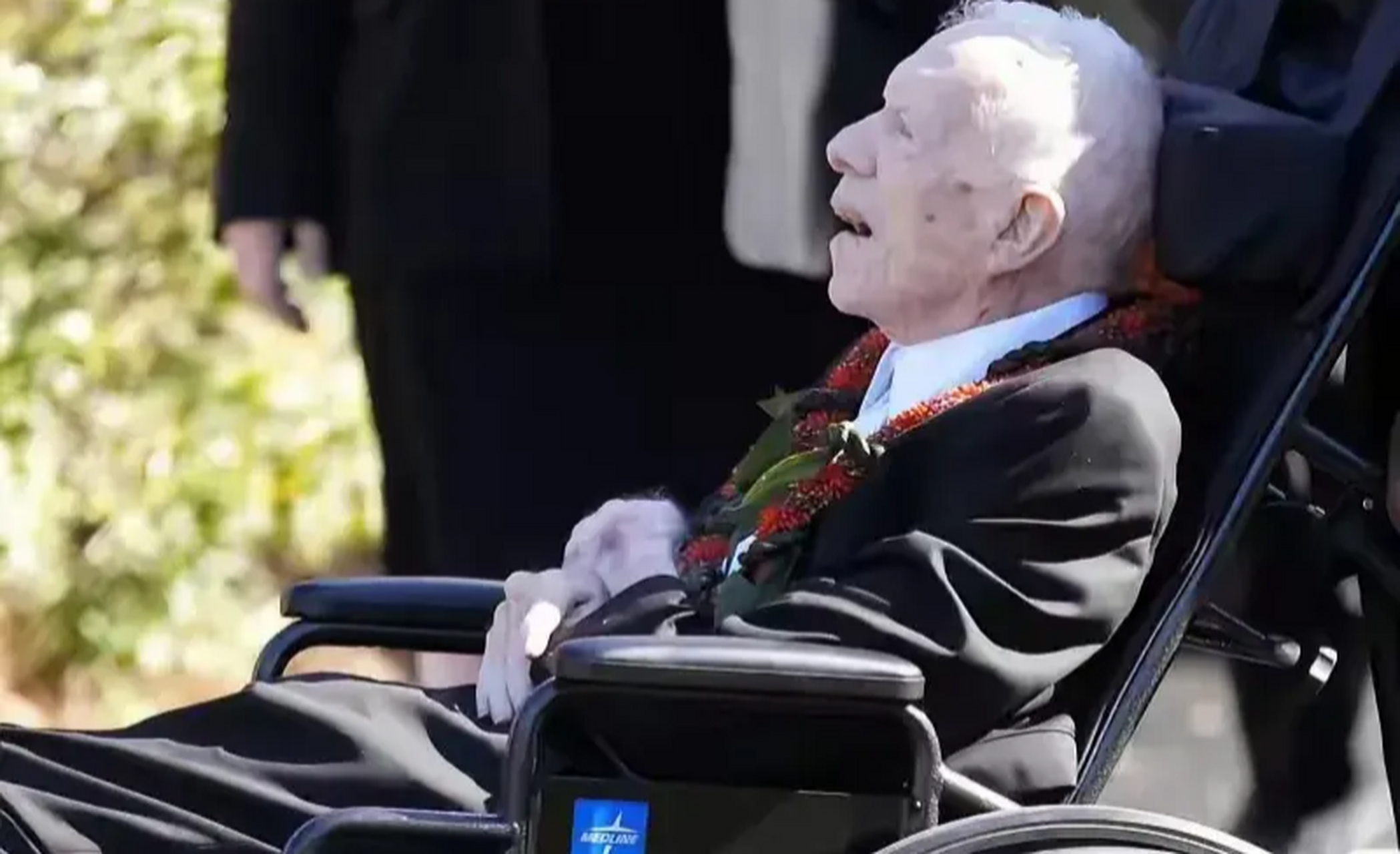 已经99岁高龄的美国前总统卡特将在他成为百岁老人之际,坚持10月,争取