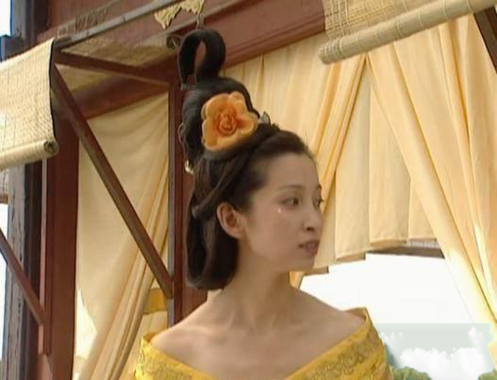 2000年电视剧《大明宫词》中,李冰冰饰演的安乐公主定妆照!