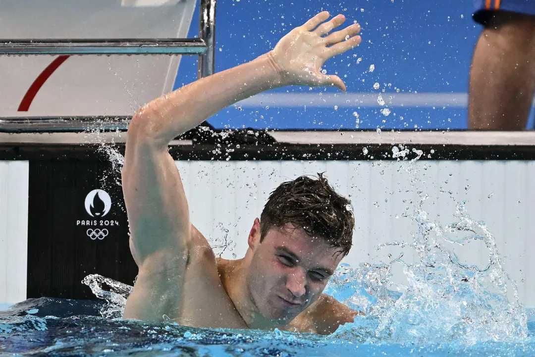 在2024年巴黎奥运会男子1500米自由泳决赛中,美国选手芬克以14分30秒