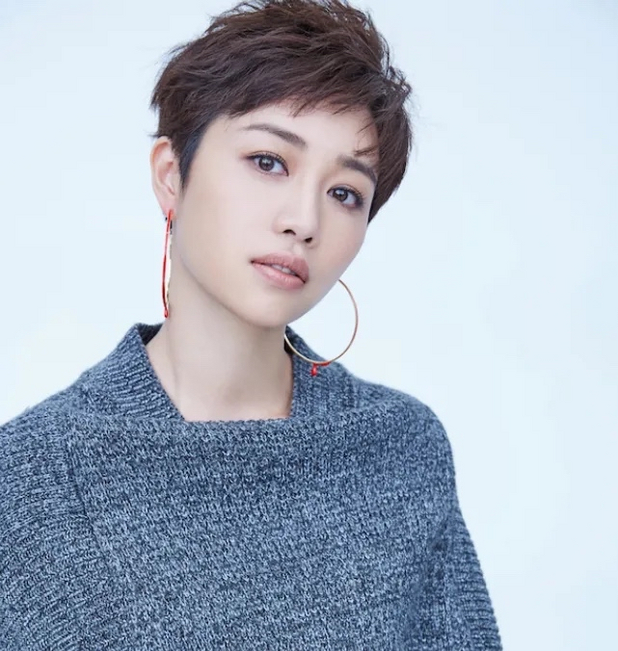 "张龄心一脸问号:"这还需要别人追吗?