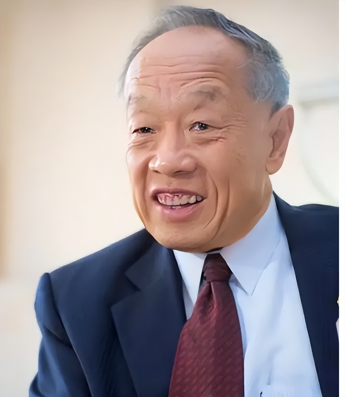 李肇星夫妇晚年,在酒店和亲家阎维文相聚,一张罕见合影