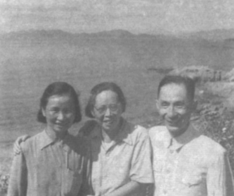 她是新中国首任监察部部长,49年弹劾老乡黄永胜,获称"女包公"