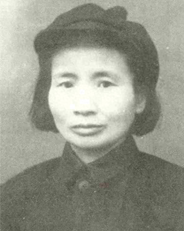 她是新中国首任监察部部长,49年弹劾老乡黄永胜,获称"女包公"