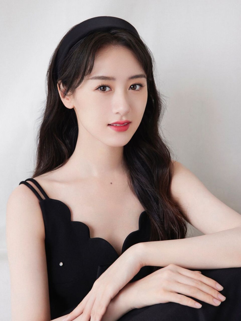 袁冰妍晒自拍,红唇妩媚好养眼!