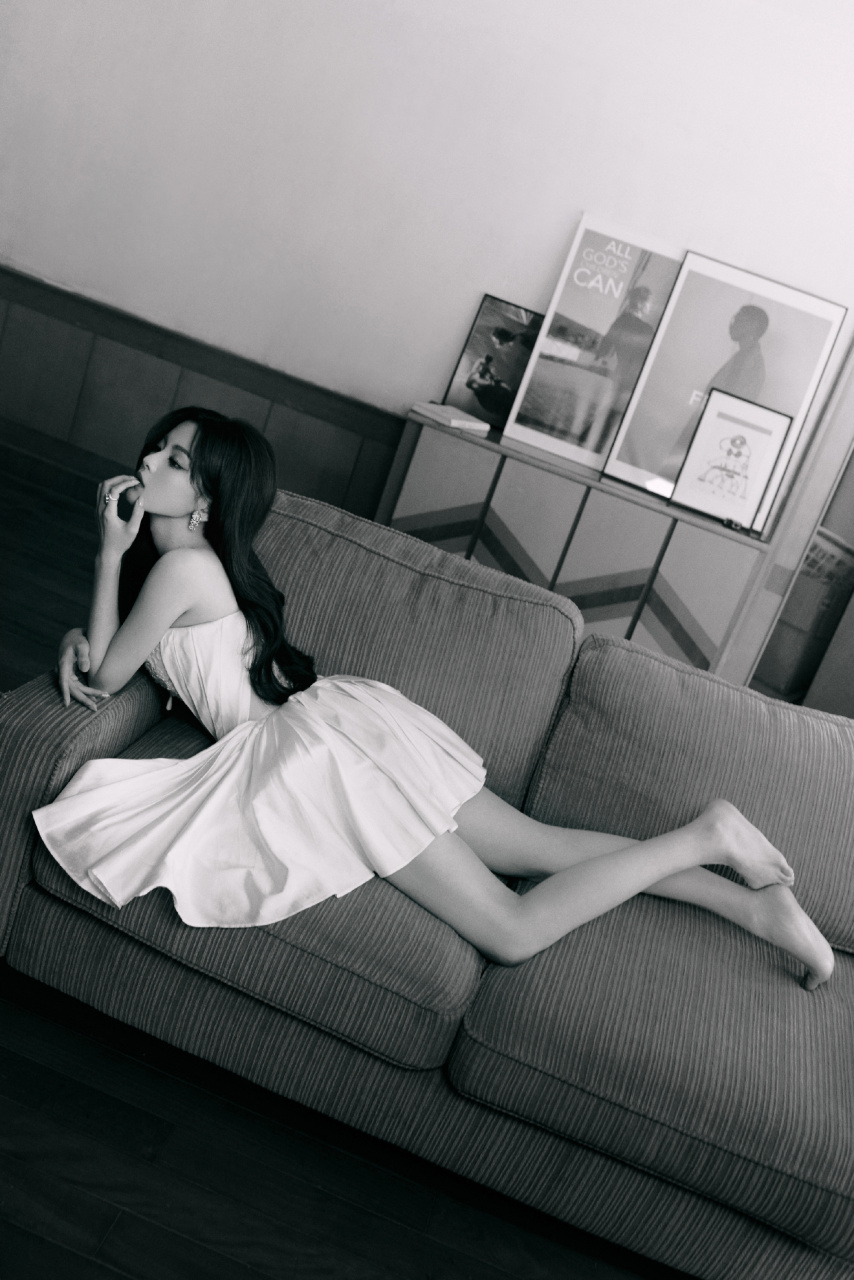 杨超越光脚丫图集