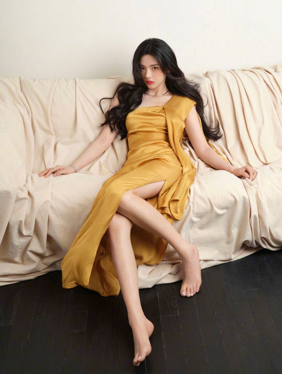 杨超越光脚丫图集