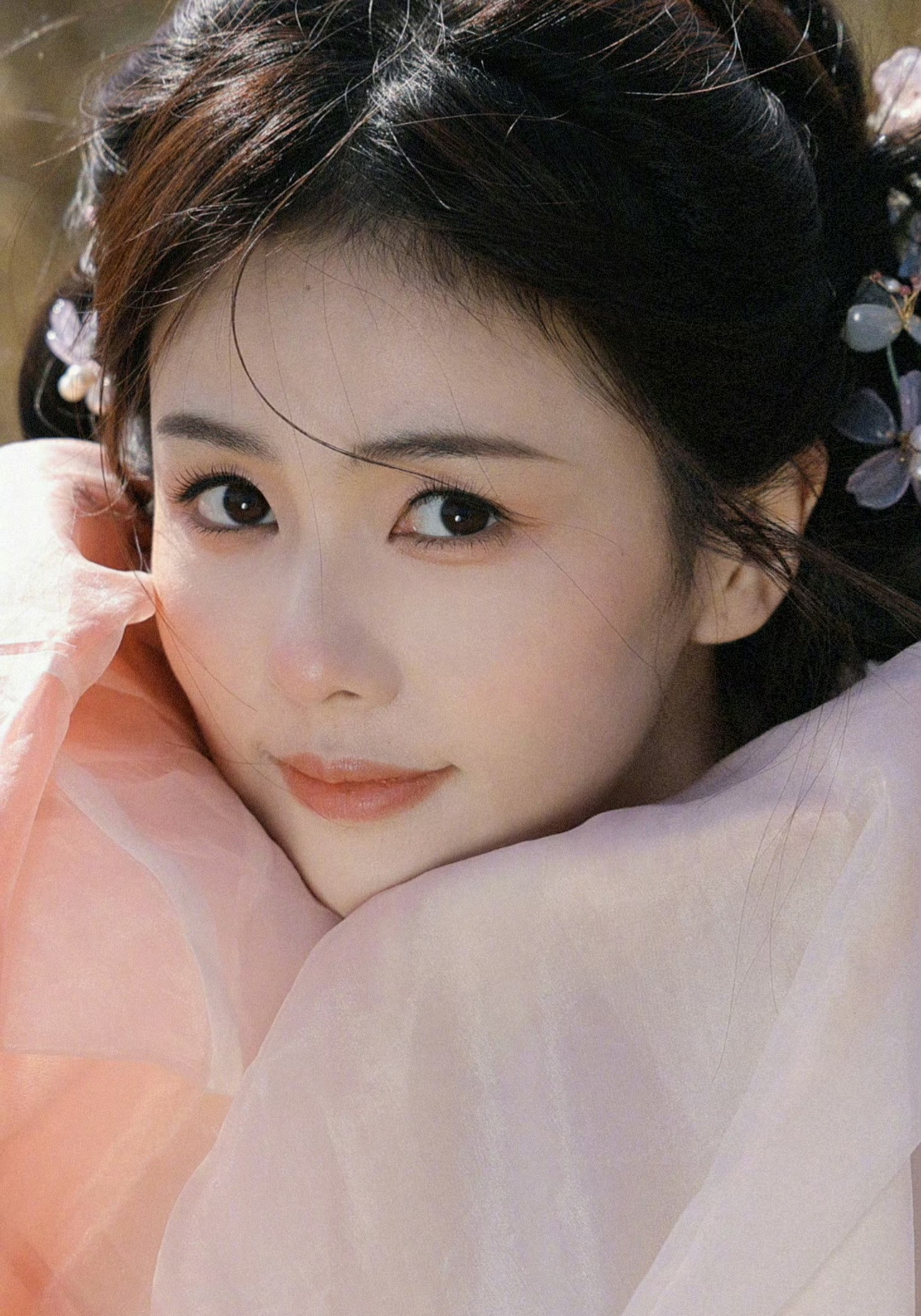 白鹿,粉色古风长裙,真好看!