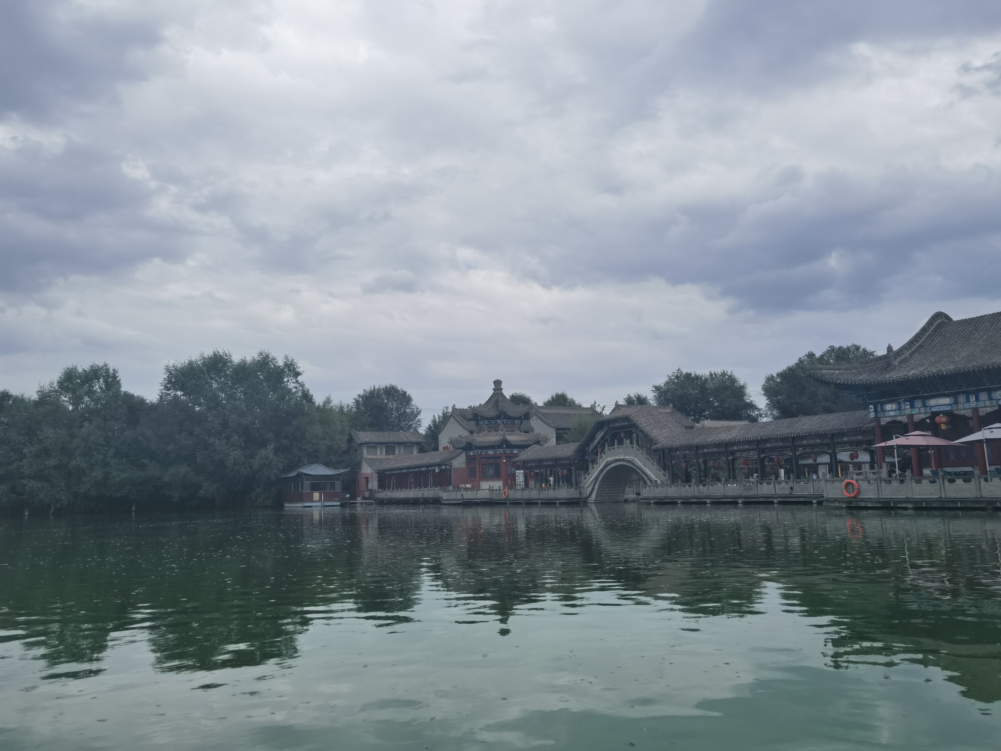 古有吕布戏貂蝉,暑日纳凉到明园,临洮美景