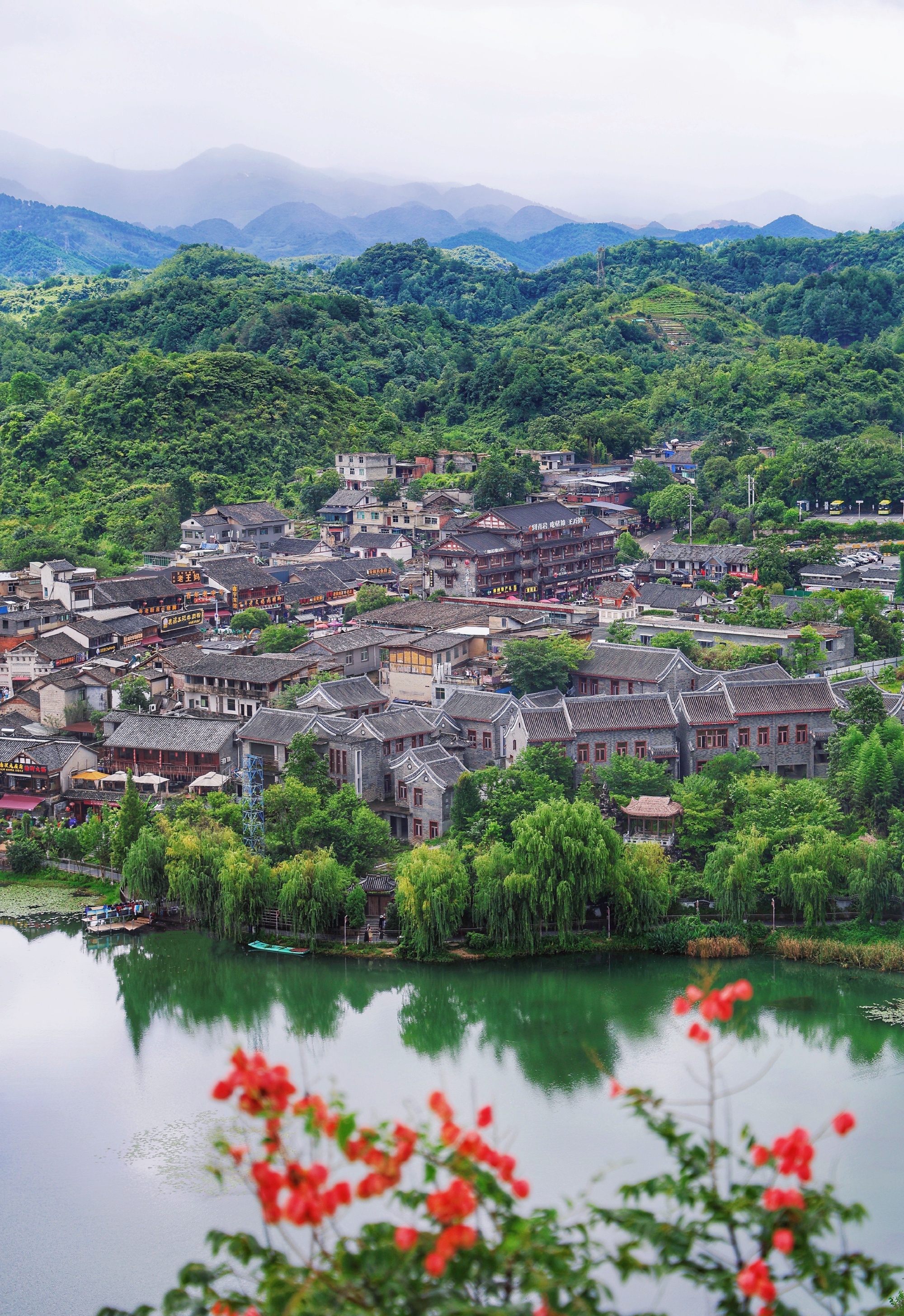 至今已有600年历史的青岩古镇,不仅仅是贵州最具魅力的文化小镇只一