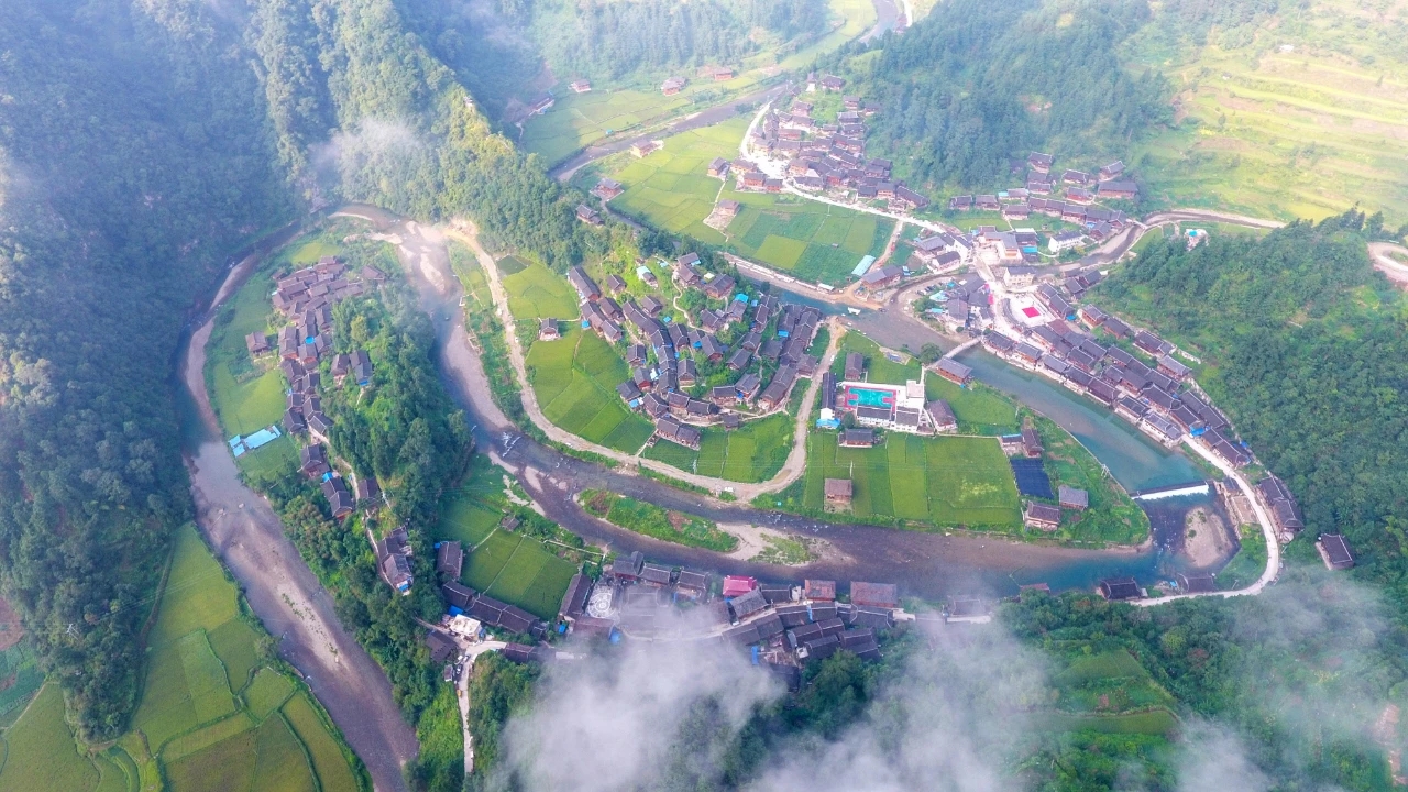 贵州台江:南宫镇交密村欢庆"倒鱼节"