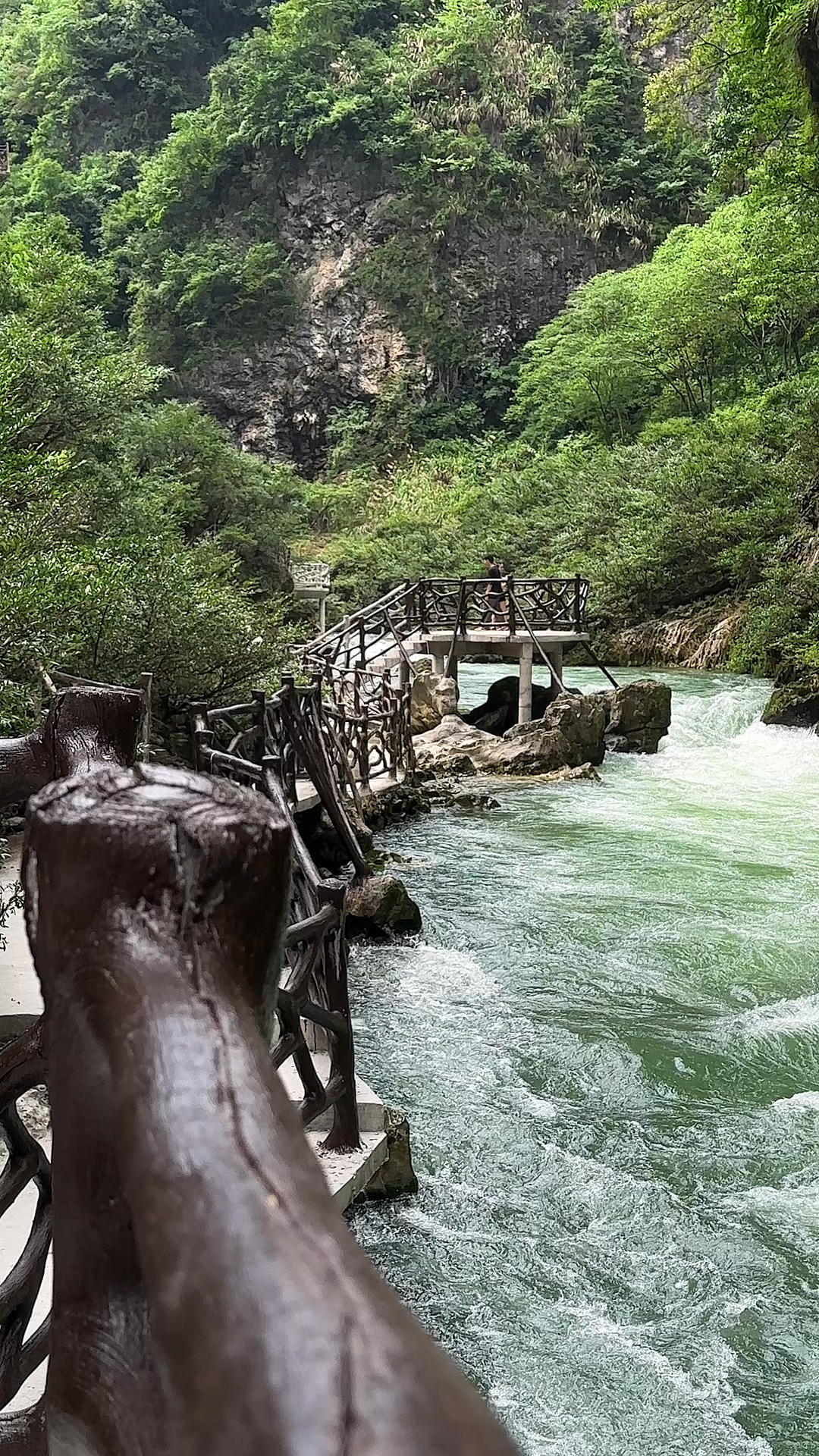 避暑胜地,位于贵州铜仁市松桃县铜仁大峡谷,天然氧吧