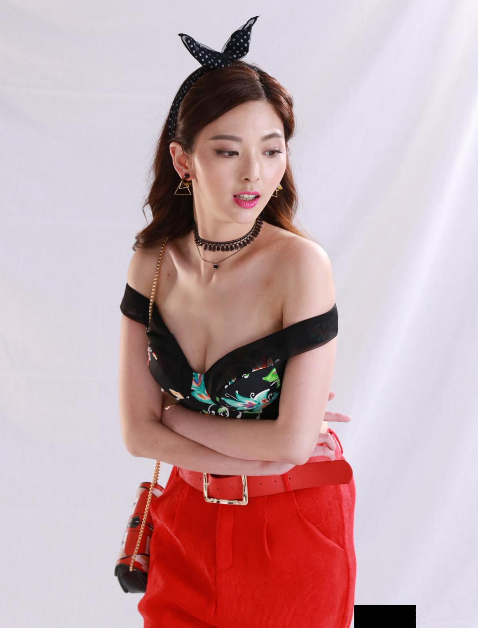 陈菲这一身是在拍杂志吗