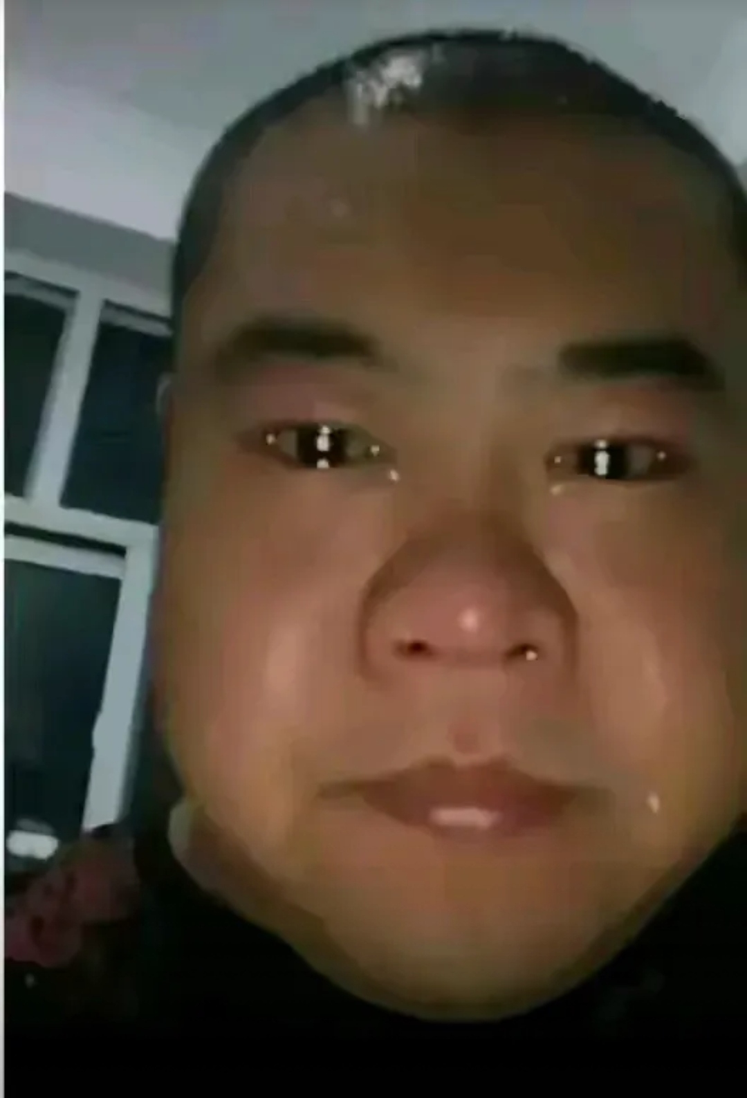 但还有利息."听了我的话,同事先愣一愣,脸上露出一丝尴尬的