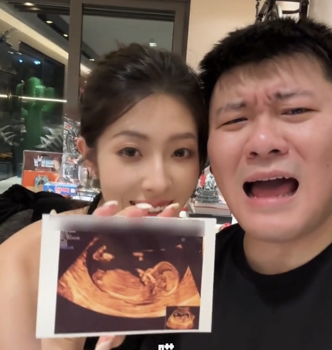 曝网红韩景枫与女友李谣是剧本,本人回应恶评,已为其花了60多万