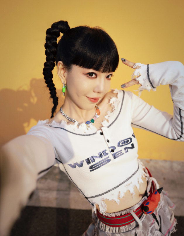 同是歌坛"异类",吴莫愁吉克隽逸差距为何这么大?还是张碧晨聪明