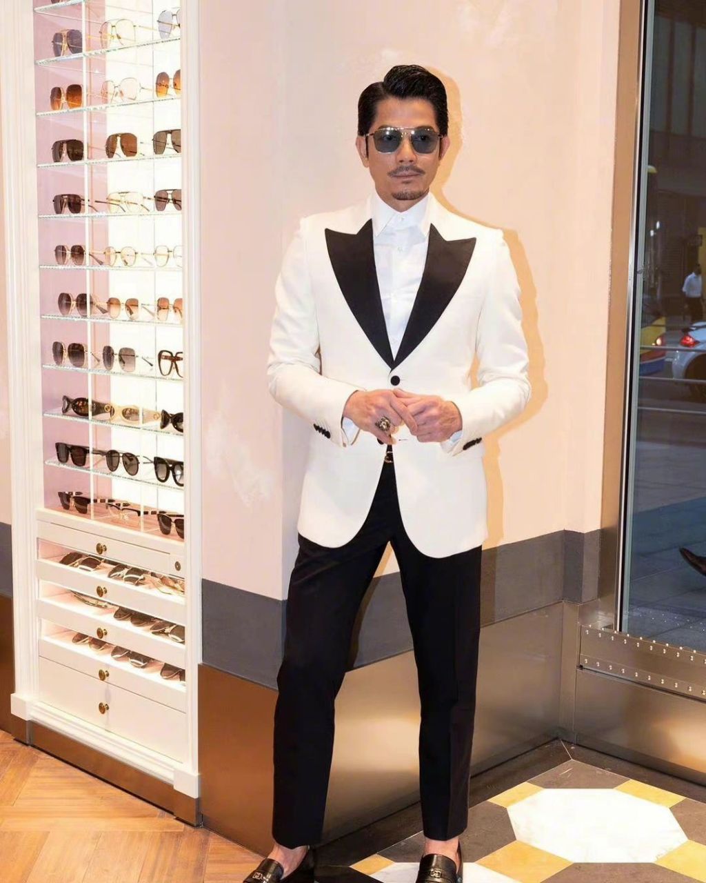 天王巨星郭富城晒穿搭造型