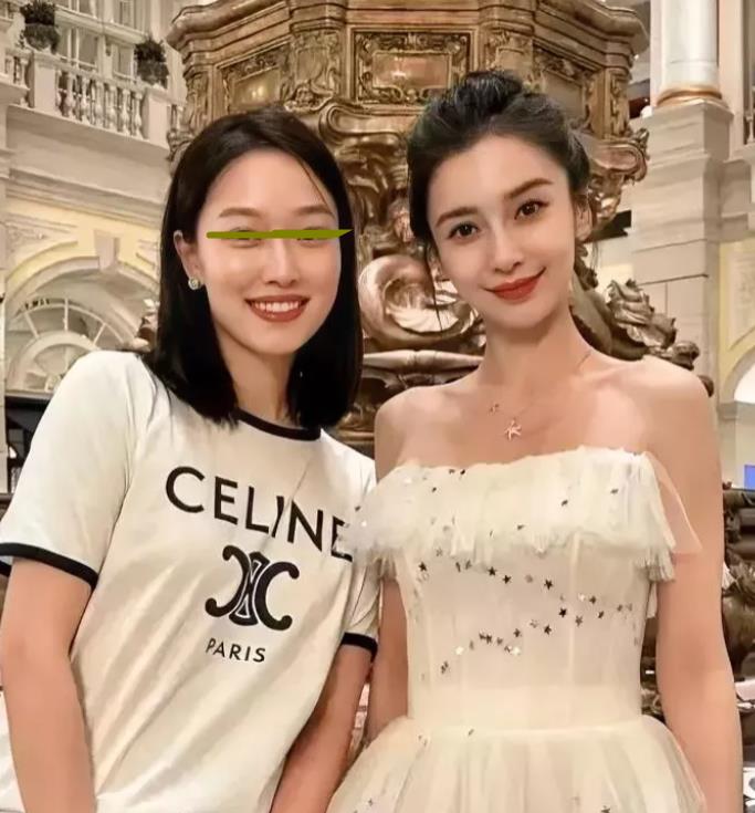 杨颖和粉丝合照