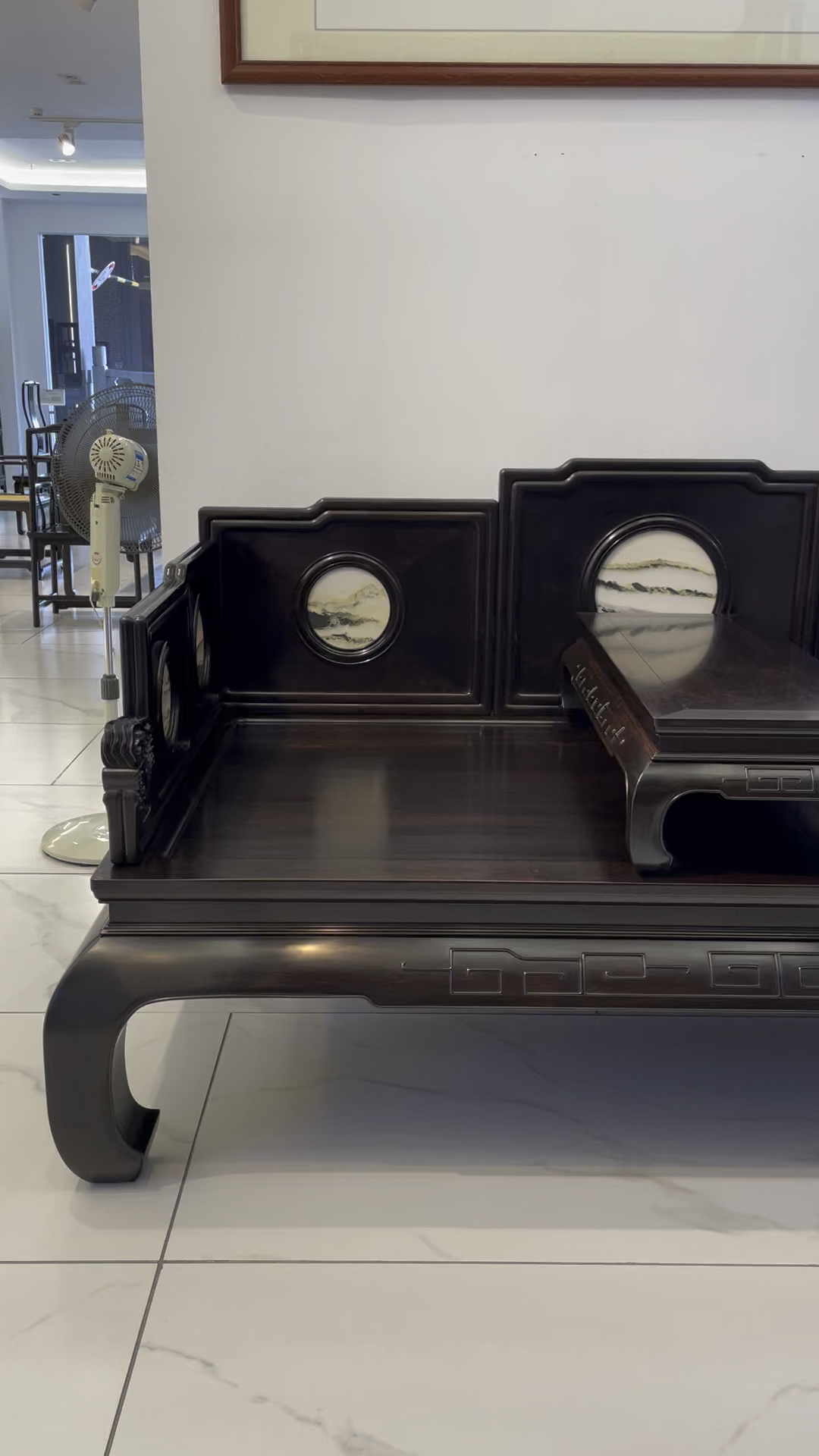 紫光檀七屏风镶云石罗汉床