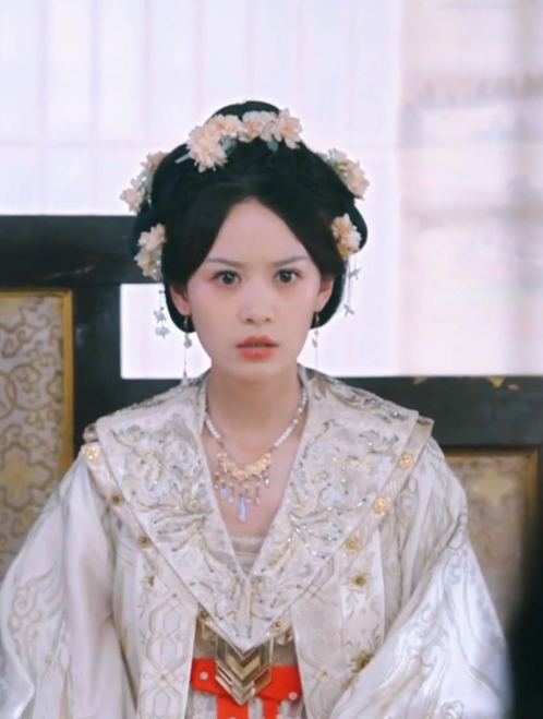 侯爷宠妻灭妾,当家主母重生后,让侯爷和小妾毫无反击之力