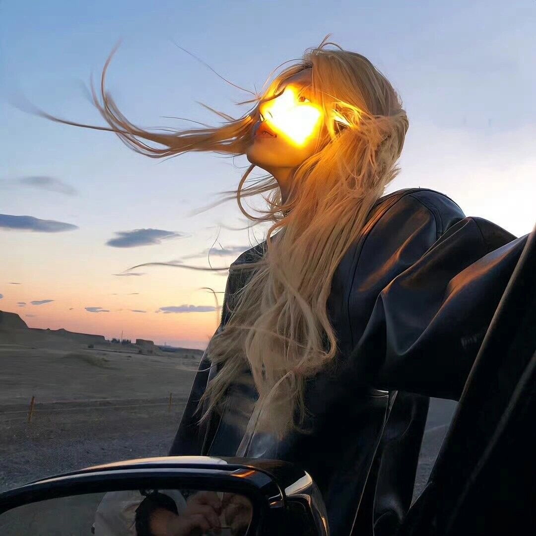 光影感很绝的女生头像