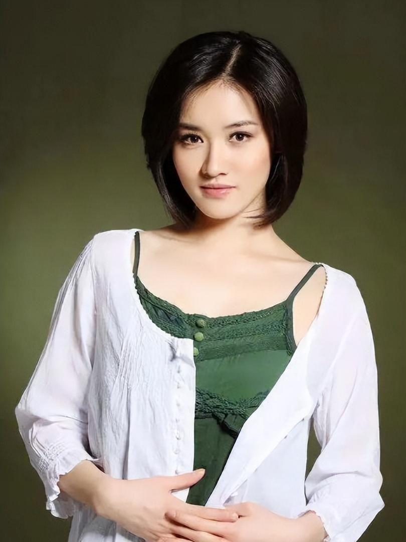 有种"整容"叫潘雨辰,与侯勇离婚11年后,45岁仍冻龄如少女