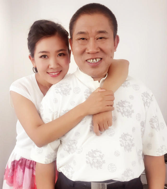 演员杜金京:怀孕6个月被抛弃,父亲杜旭东的一句话让她任性离婚