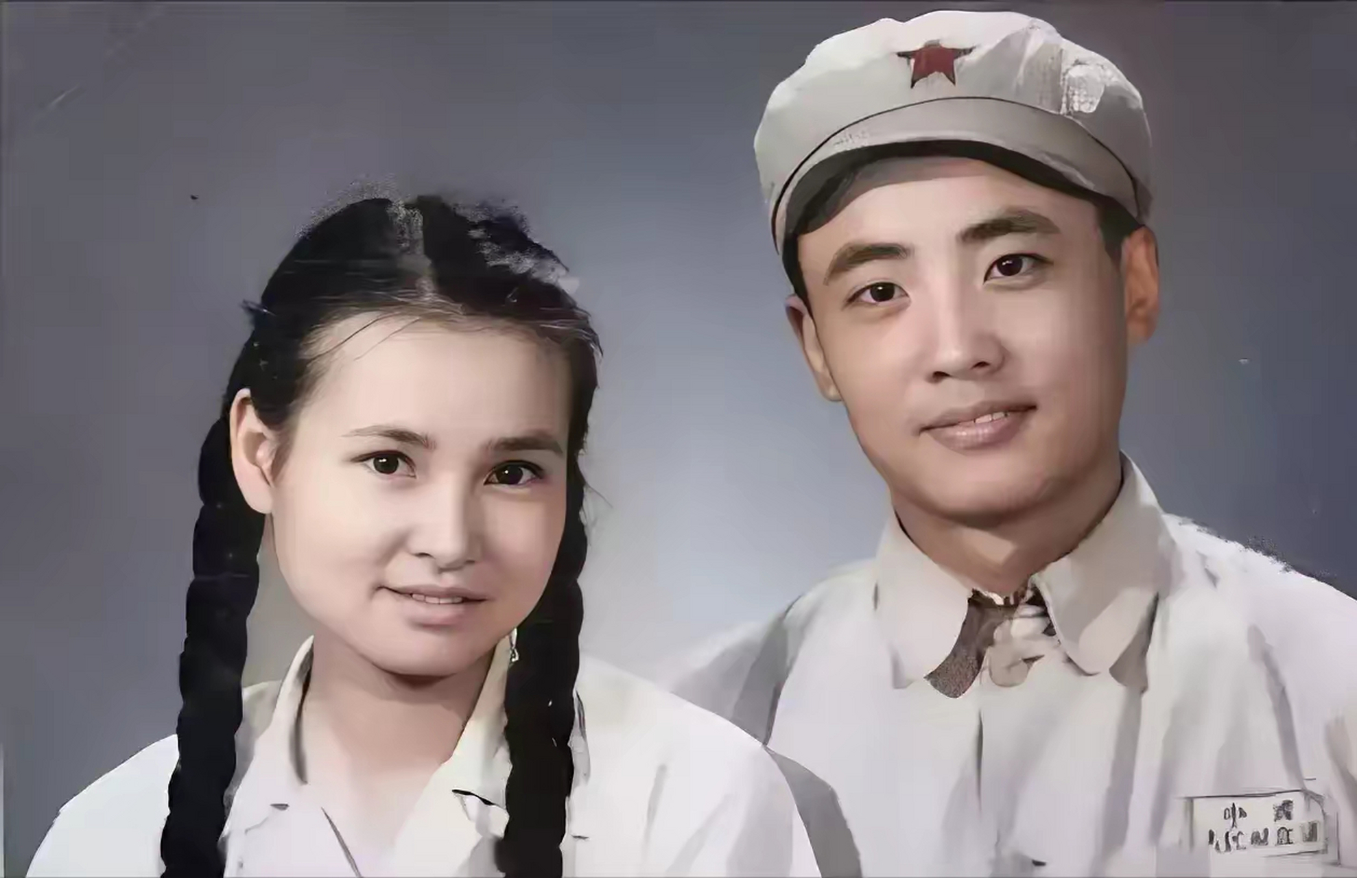 1953年,林徽因的女儿梁再冰与丈夫于杭一的结婚照.男帅女靓,天生一对.