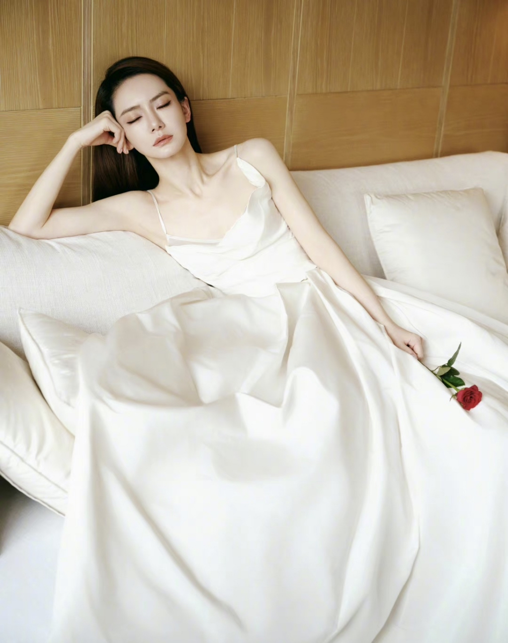 戚薇结婚多年再拍婚纱照,是李承铉看到会再次爱上的程度,真的好美!