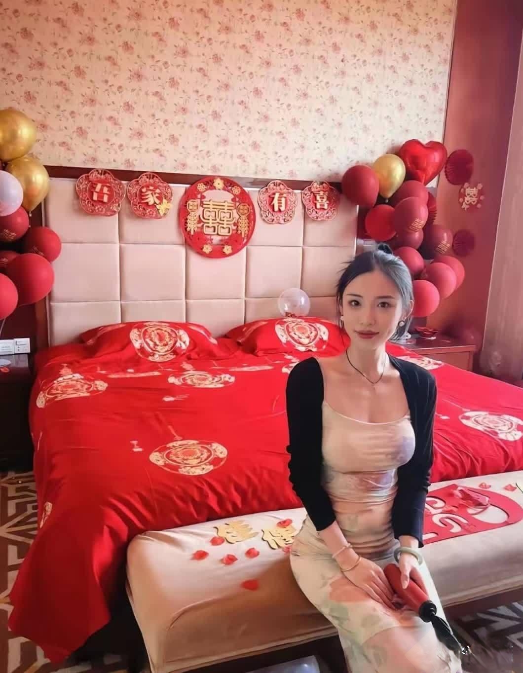 美女自己突然变大结婚图片