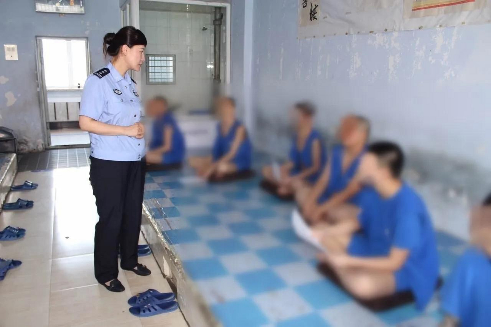 看守所里生活水平差到无法想象.  不夸张说.