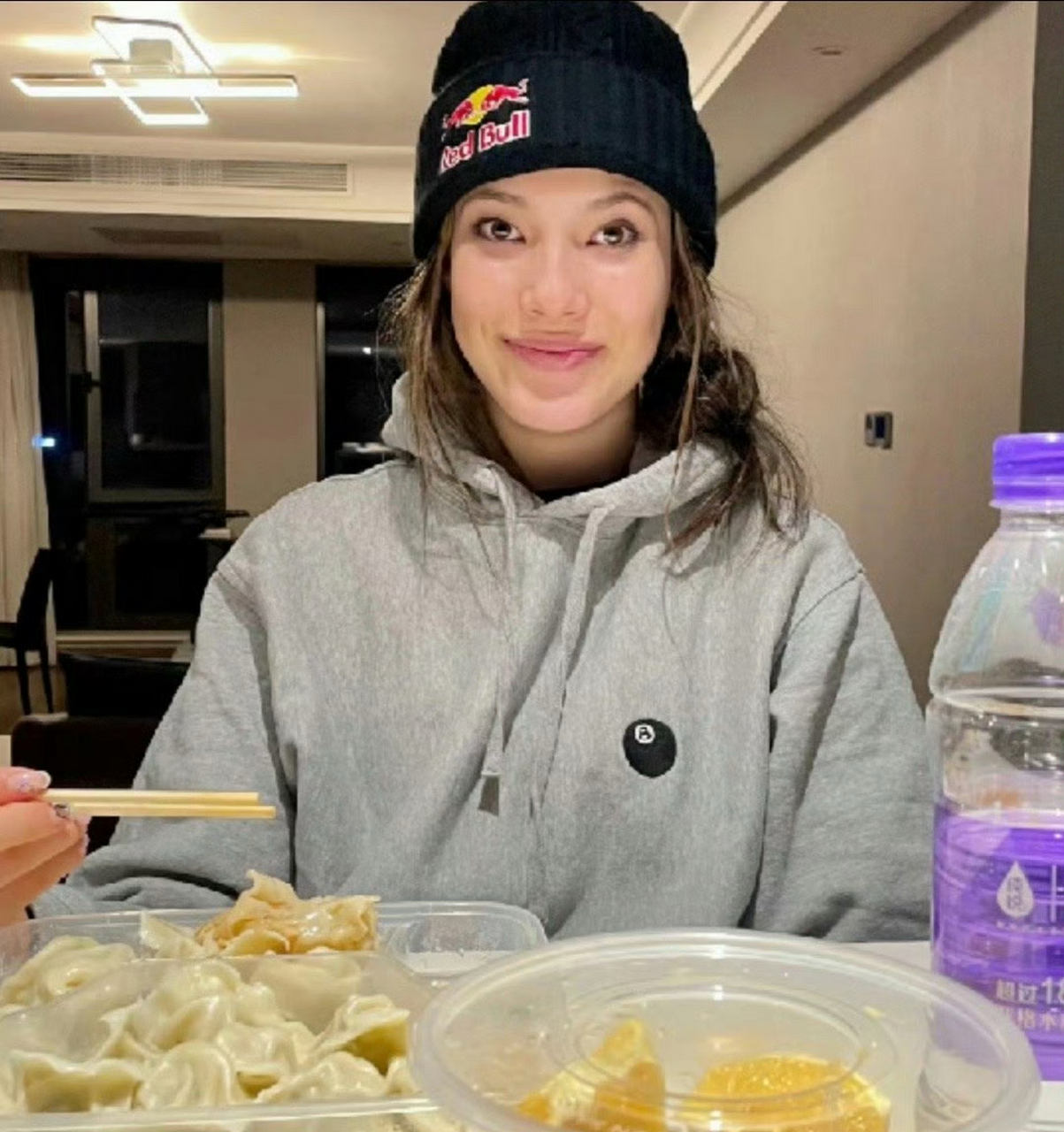 谷爱凌和她外婆特别爱吃中餐,很接地气的一家人 67