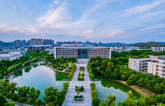 江汉大学:一所档次较高的公立本科高校