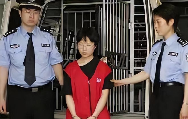 05年清华学霸陈丹蕾杀夫,与尸体共枕7天,被抓时竟称:为了爱