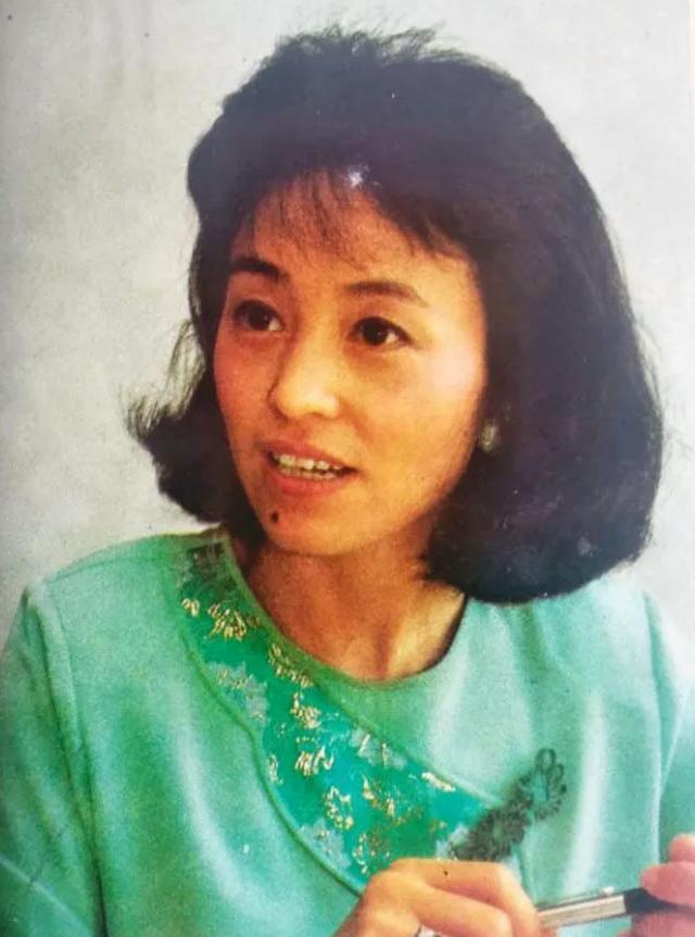 著名歌唱家朱明瑛:会31国语言,当红时和丈夫离婚,如今成女总裁
