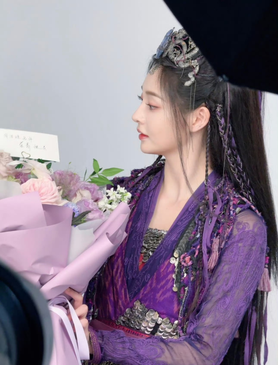 周洁琼,紫衣古装,清新又美丽!