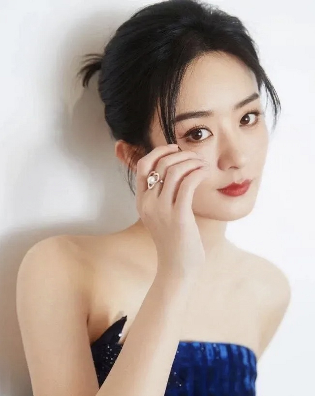 30 多岁还没结婚的九位女明星:  第一位:江疏影icon  36岁 第二位