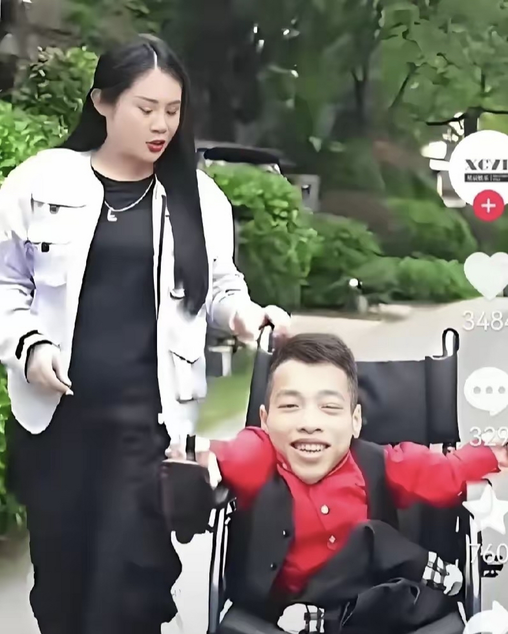 最近网上说李创利和夏丹分手了,分手后三天李创利又找一个女的结婚了