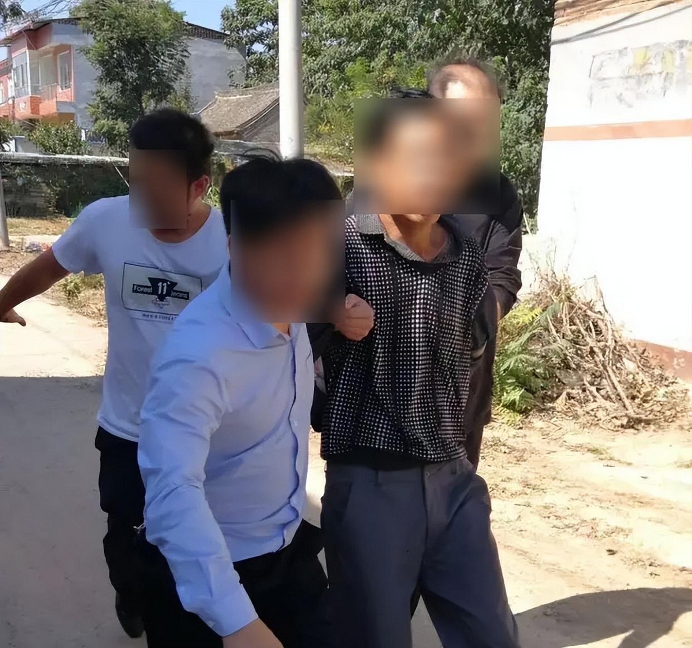 河南许昌禹州突发凶案致多人伤亡 网友:严惩凶手!