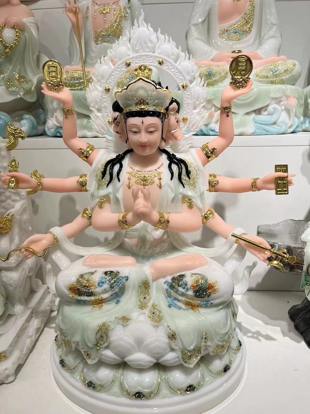 图片大全七仙女法器观音站在龙珠上面的摆件图片大全地母娘盘腿坐着