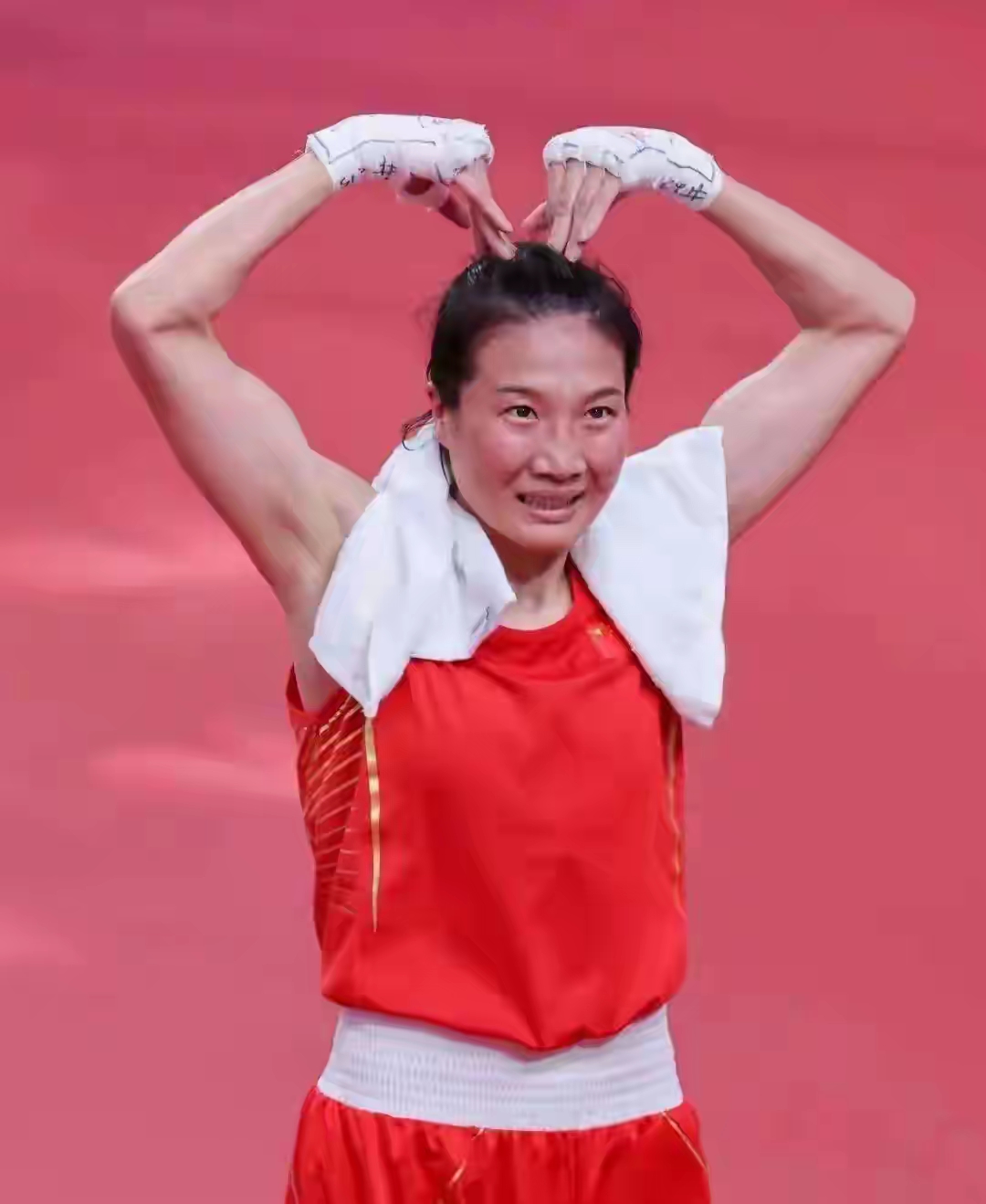 在奥林匹克的璀璨星空下,一场前所未有的"性别界限"之战悄然酝酿,它