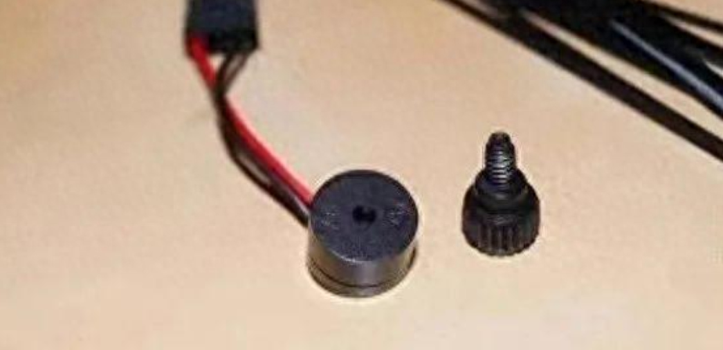 我国驻外使馆迁址,体检墙面有惊喜,35枚本土窃听器太意外!