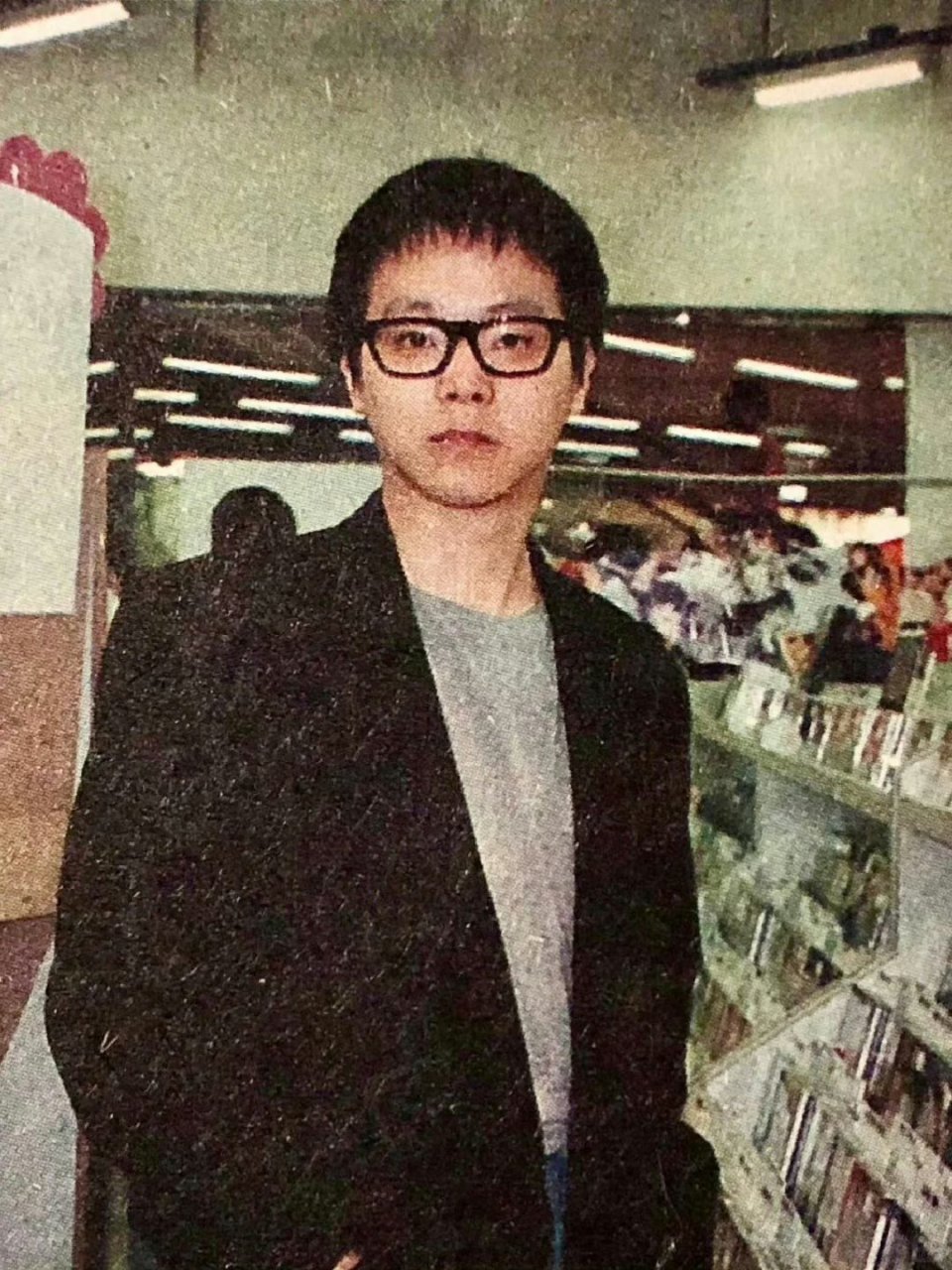 年轻时候的窦唯,一看就知道,这是有思想,有文化,有个性的青年