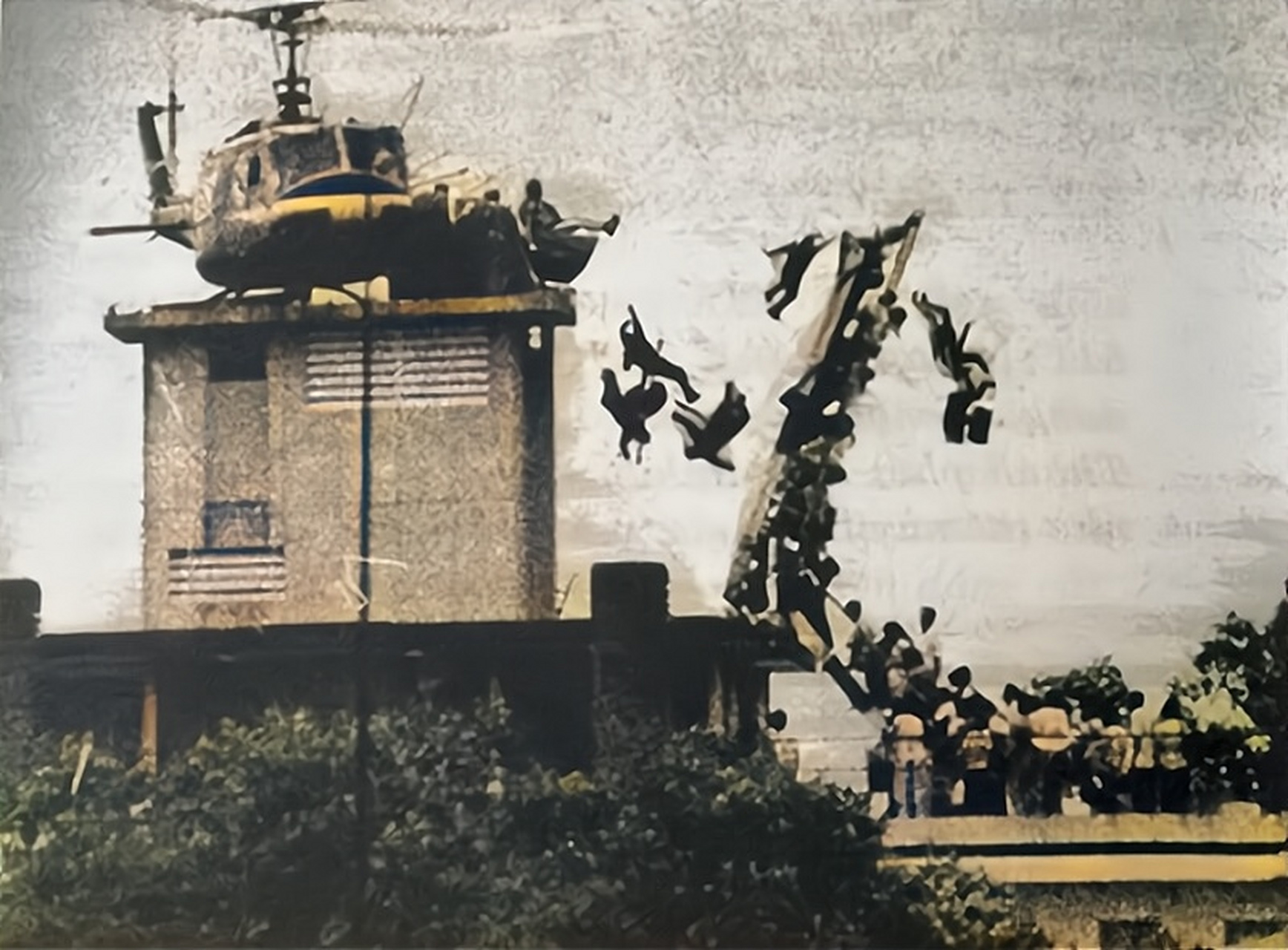 西贡,美军撤离相关人员的画面,可以看到大量的人员正争相往直升机涌去