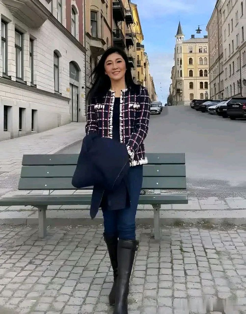 发现英拉一张没看过的照片,太美了!