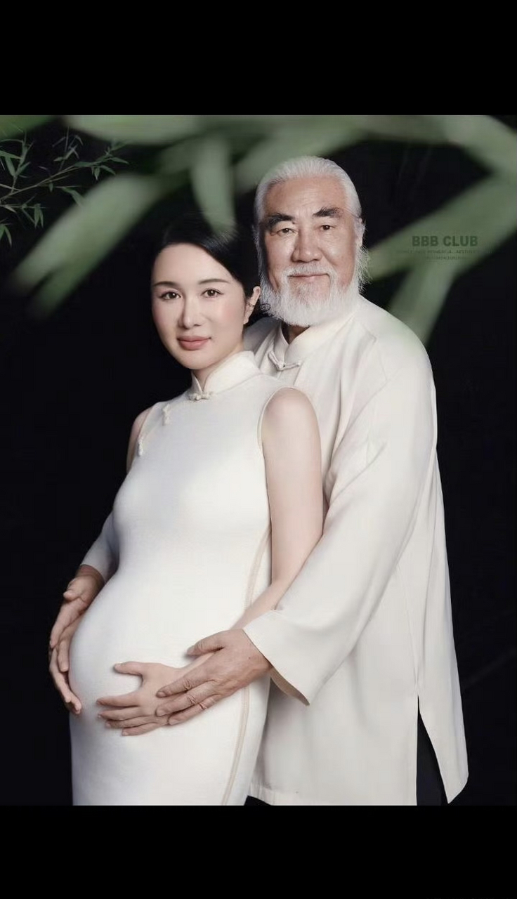 张纪中第三任妻子图片