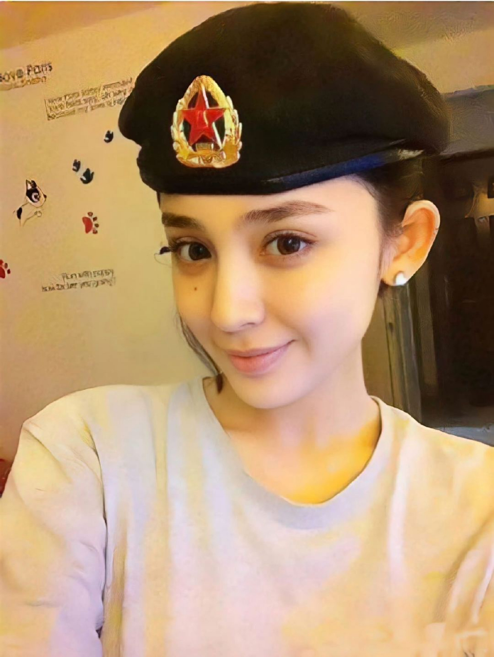 大学时期的古力娜扎自拍