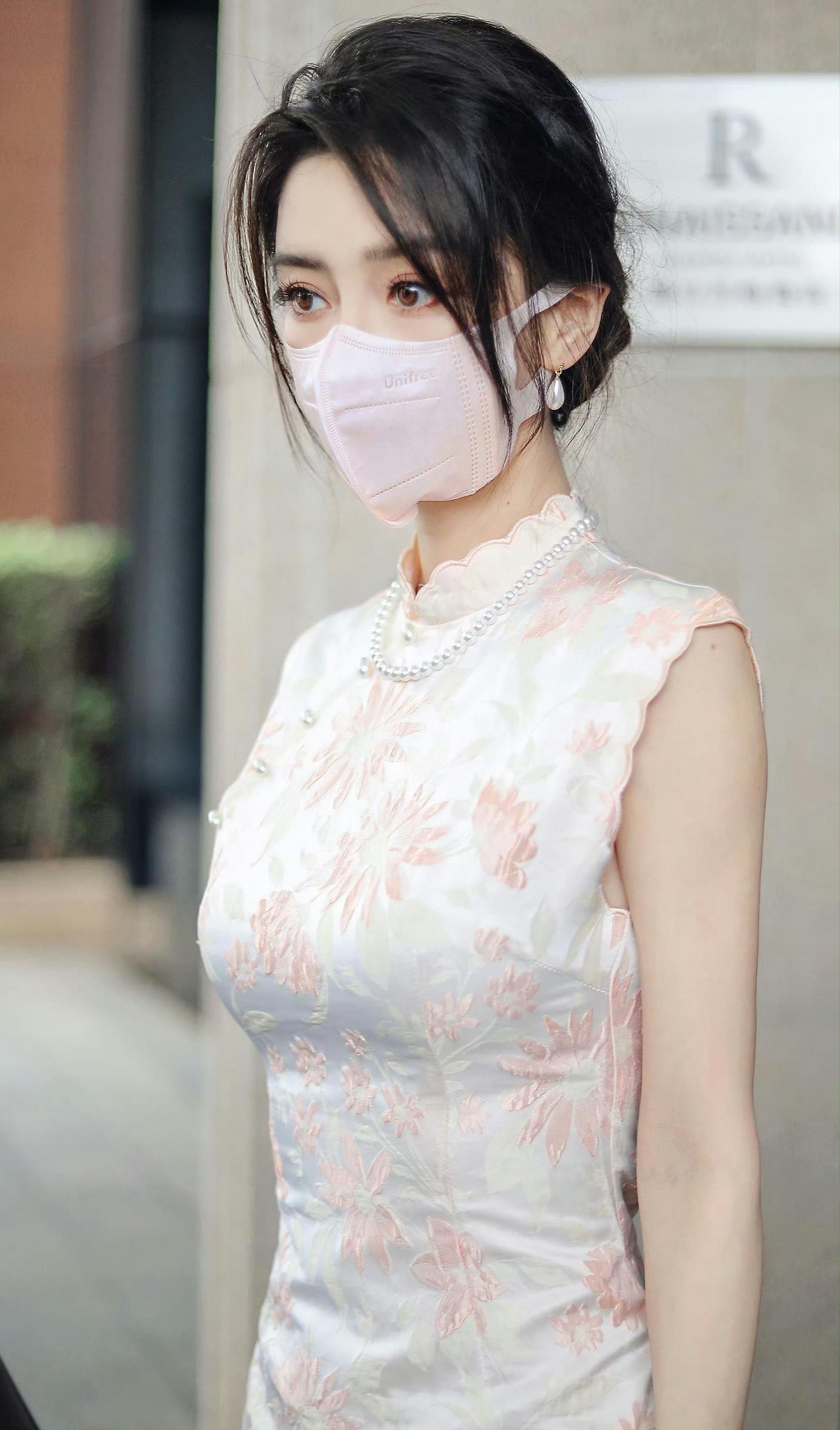 杨颖,穿旗袍凹凸感十足