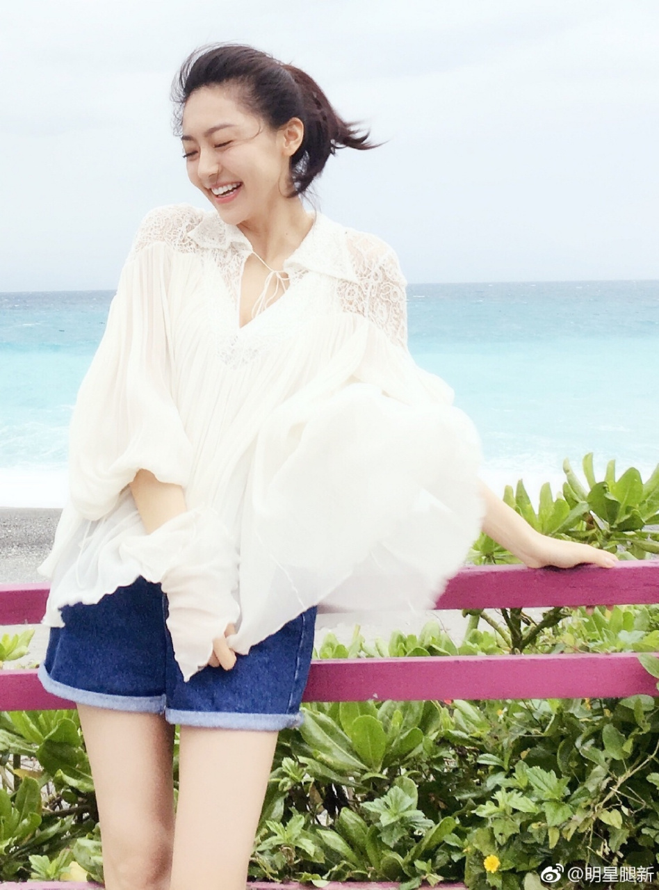 黄梦莹海边